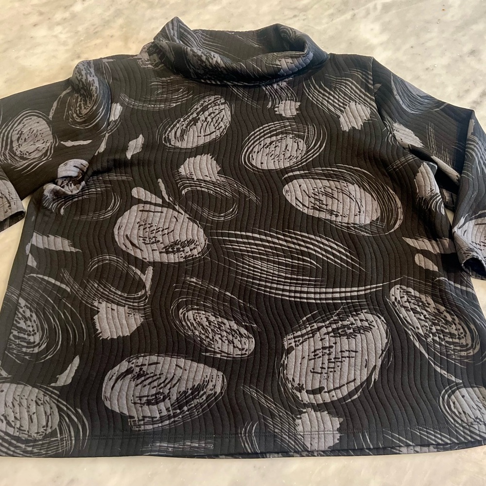 Chalet et Ceci Black and Gray Patterned Top, 1x